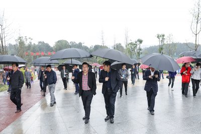 省總工會副主席苗勇率市州調(diào)研組專題調(diào)研川威集團企業(yè)職工之家陣地建設(shè)情況
