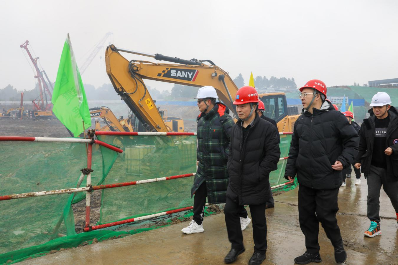 王勁董事長(zhǎng)調(diào)研連界基地轉(zhuǎn)型升級(jí)工程項(xiàng)目(圖1) 王勁董事長(zhǎng)調(diào)研連界基地轉(zhuǎn)型升級(jí)工程項(xiàng)目(圖1)