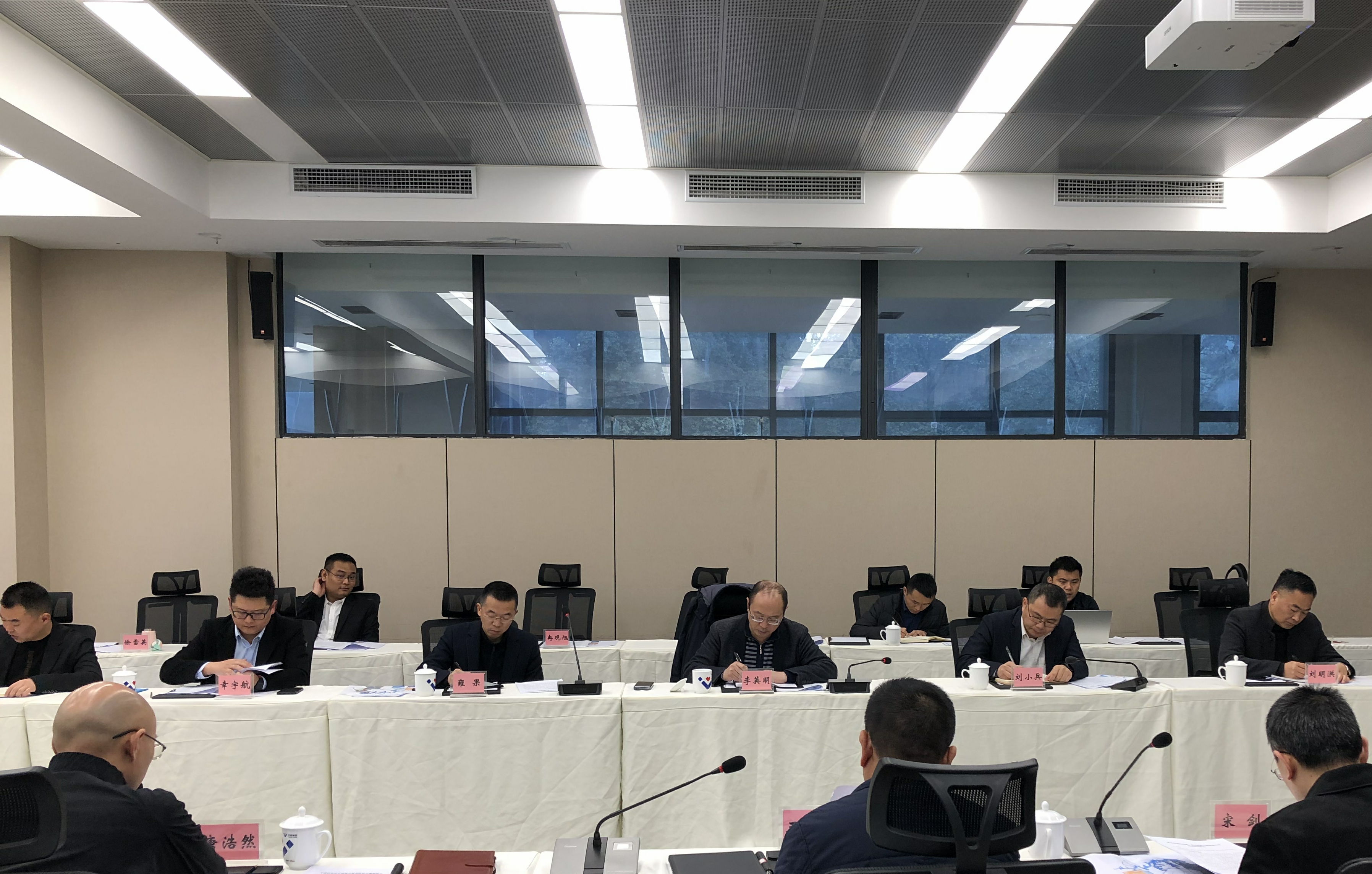 威遠(yuǎn)縣經(jīng)開區(qū)、眾心樂公司組織召開連界鎮(zhèn)城市規(guī)劃暨船石湖濕地公園項目研究會(圖2)