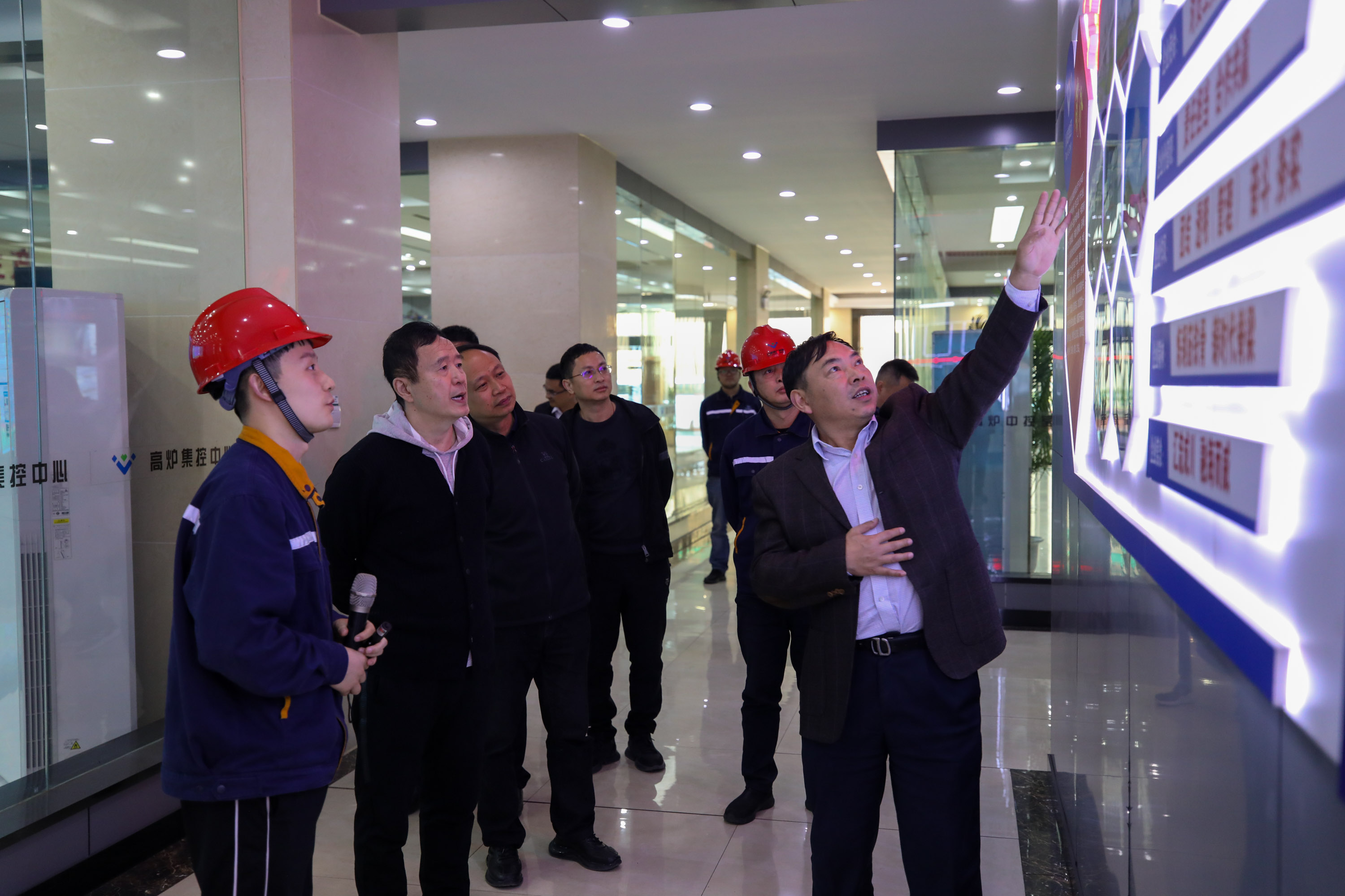 省政協(xié)原副主席唐堅一行到川威連界基地調研(圖3) 省政協(xié)原副主席唐堅一行到川威連界基地調研(圖3)