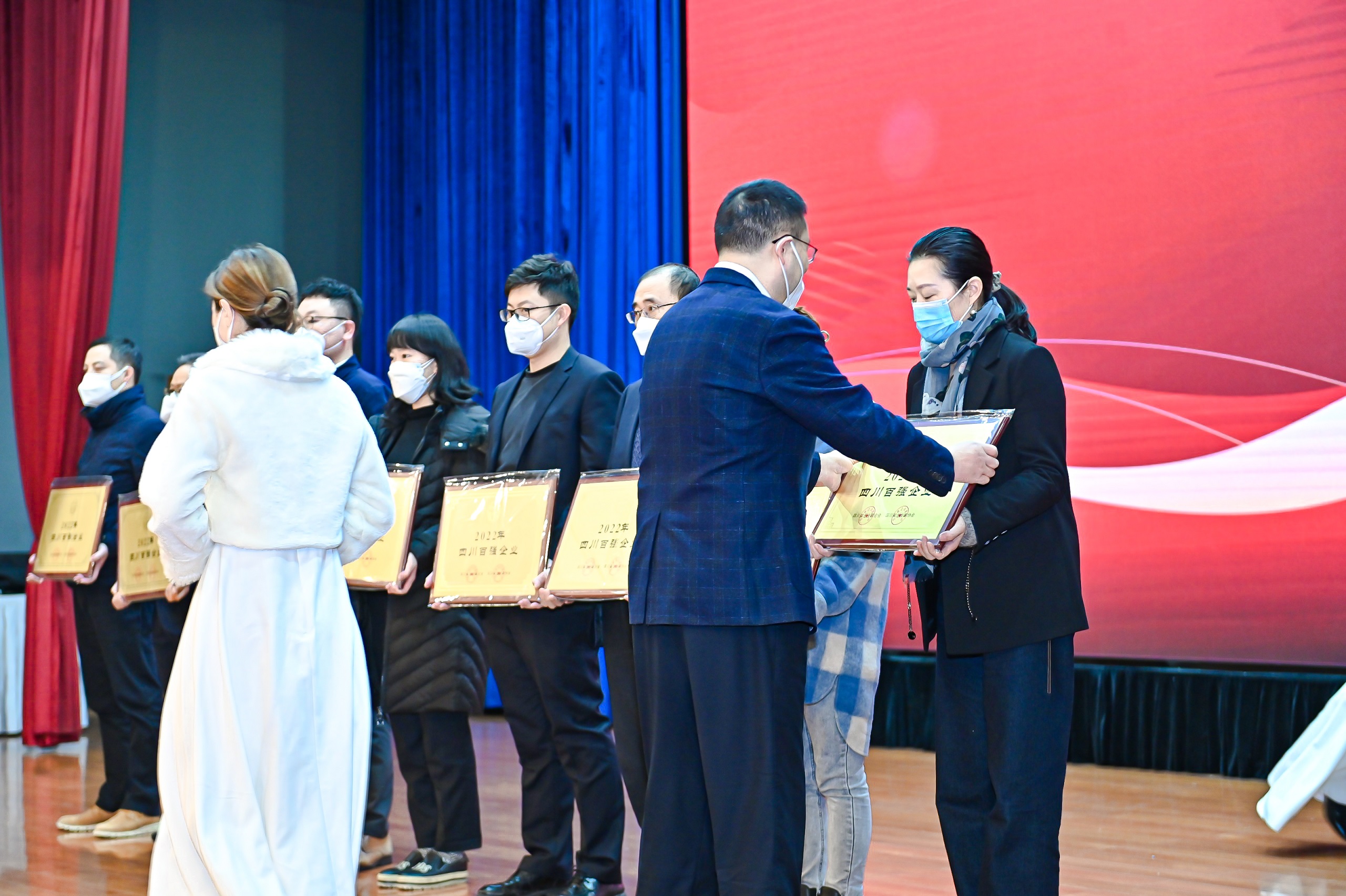 四川企業(yè)百強(qiáng)出爐 川威集團(tuán)排名十三(圖3) 四川企業(yè)百強(qiáng)出爐 川威集團(tuán)排名十三(圖3)