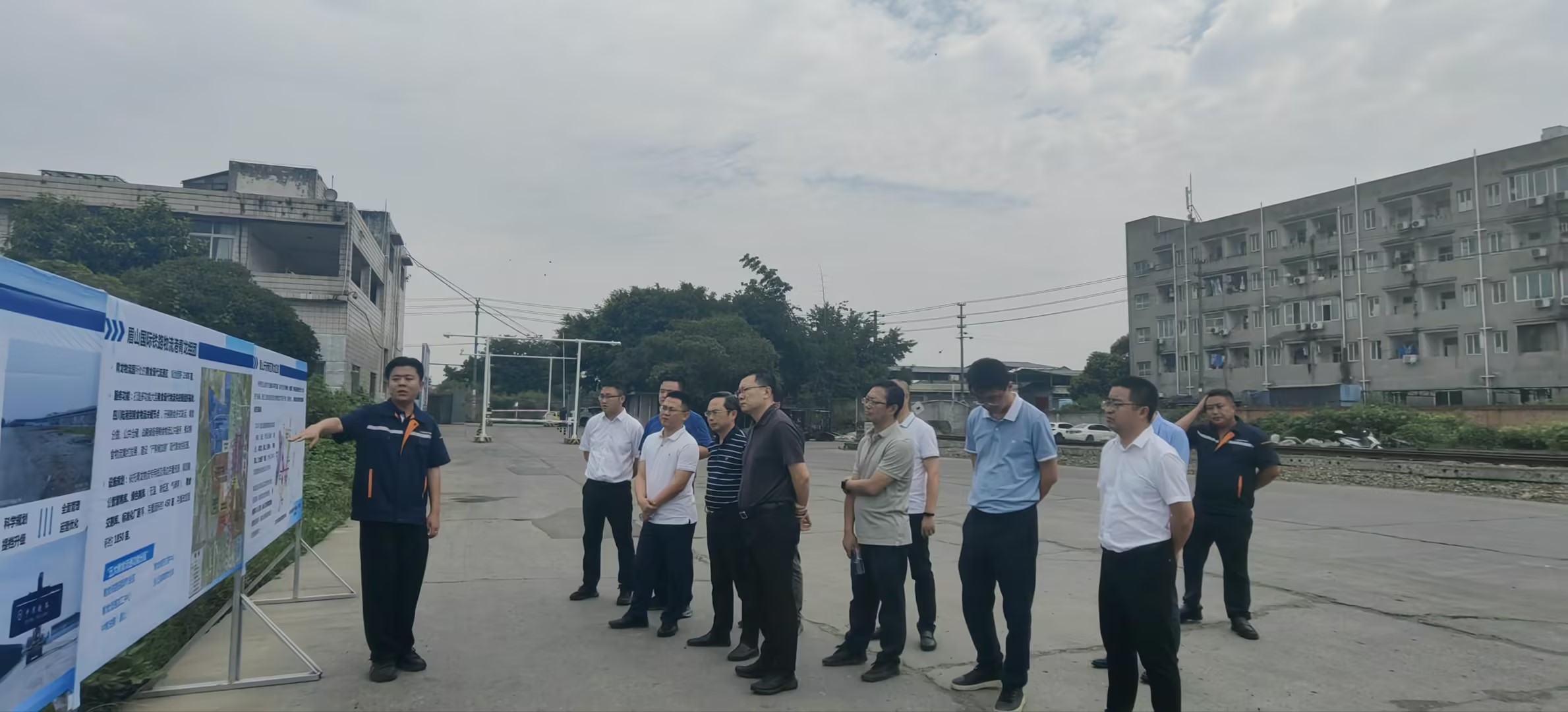 搶抓新機(jī)遇，謀求新合作，匯聚新動(dòng)能——內(nèi)江考察團(tuán)蒞臨通宇物流參觀交流(圖4)